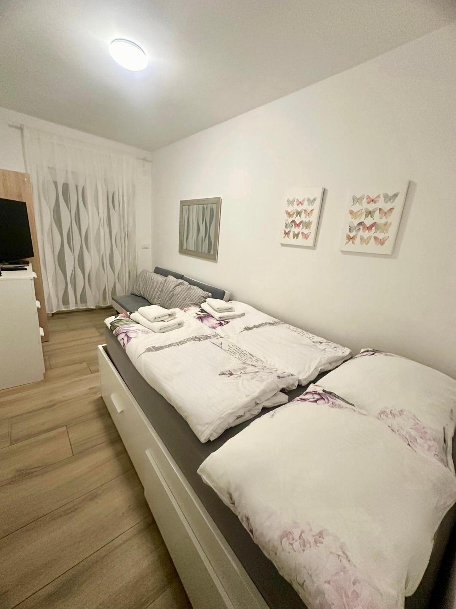 Nikola Apartmani Crikvenica Extérieur photo